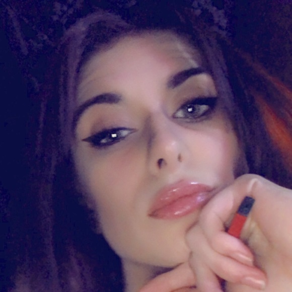 Meet your Posher, Melissa - Picture 1 of 1